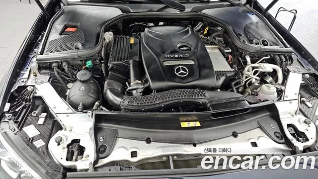 Mercedes-Benz E-Class 2022 — фото 6