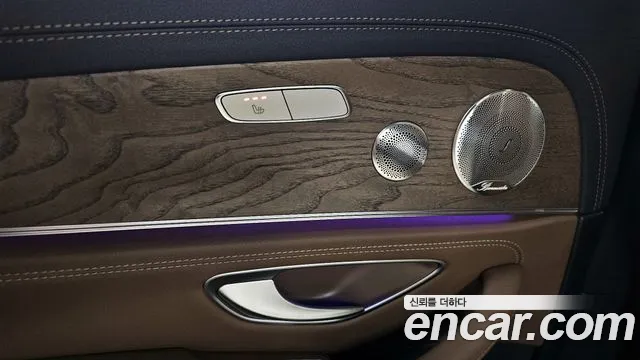 Mercedes-Benz E-Class 2022 — фото 18