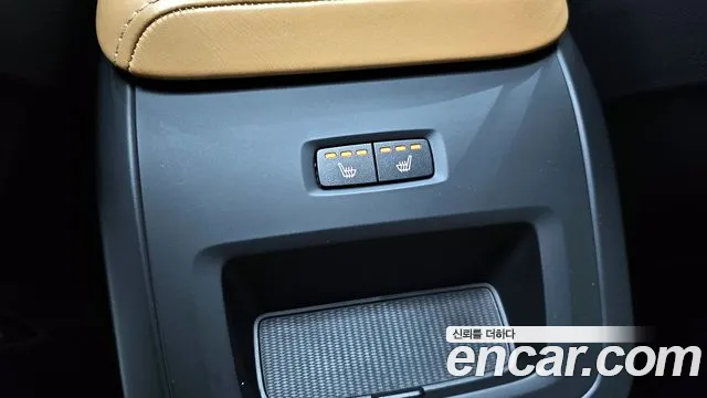 Volvo XC60 2021 — фото 17