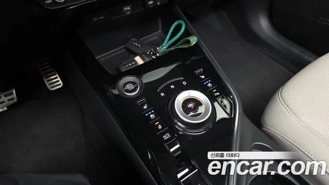 Kia Niro 2022 — фото 8