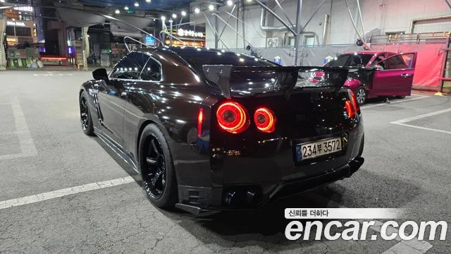 Nissan GT-R 2014 — фото 14