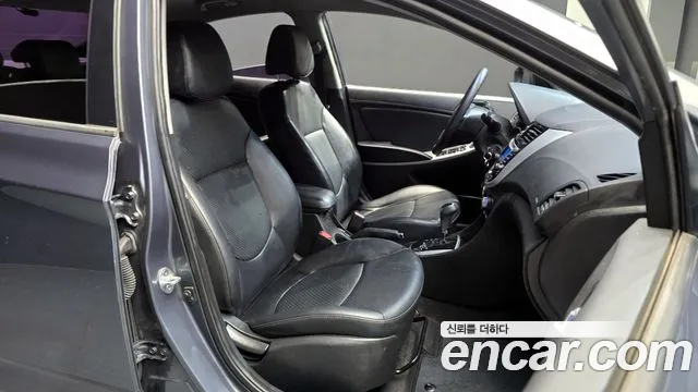Hyundai Accent 2012 — фото 10