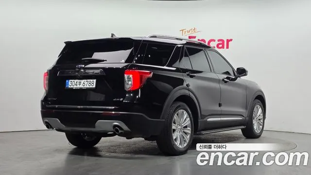 Ford Explorer 2021 — фото 2