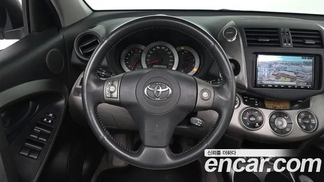 Toyota RAV4 2012 — фото 13