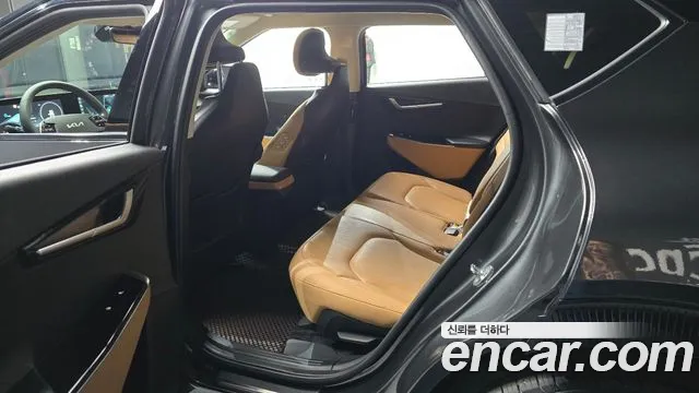 Kia EV6 2022 — фото 11