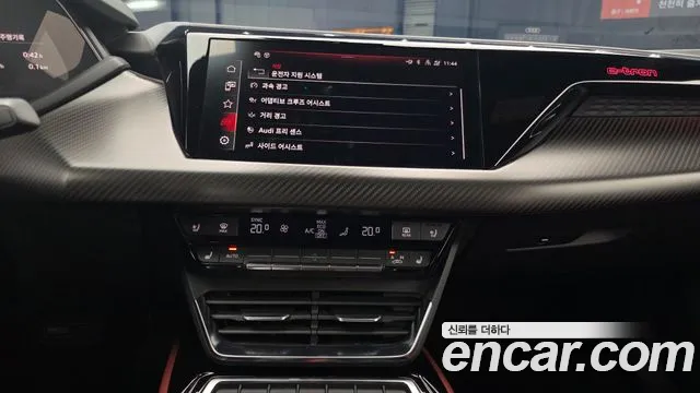 Audi e-tron GT 2022 — фото 13