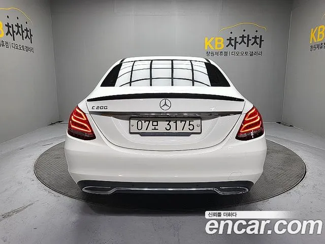 Mercedes-Benz C-Class 2018 — фото 4