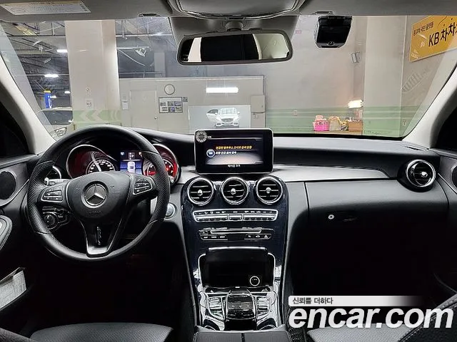 Mercedes-Benz C-Class 2018 — фото 8