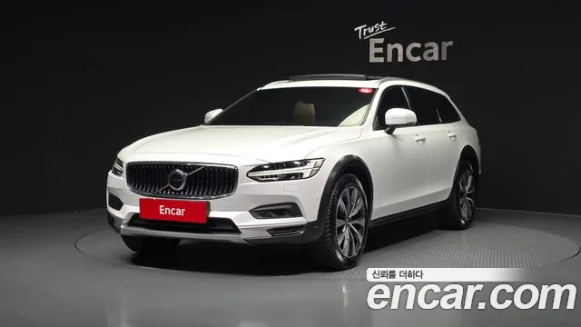 Volvo V90 2021 — фото 1