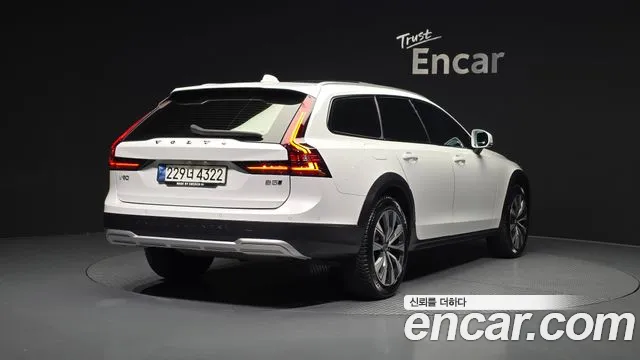 Volvo V90 2021 — фото 2