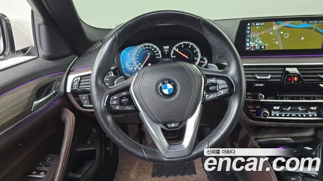 BMW 5-Series 2018 — фото 13