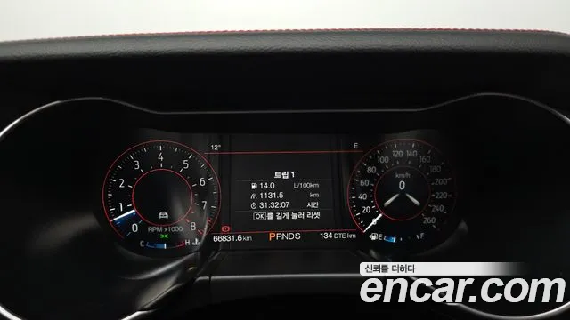 Ford Mustang 2020 — фото 8