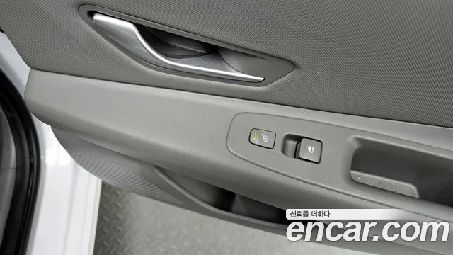 Hyundai AVANTE 2023 — фото 19