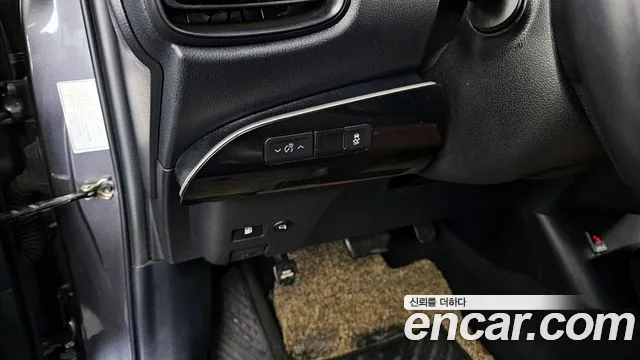 Toyota Prius 2017 — фото 19