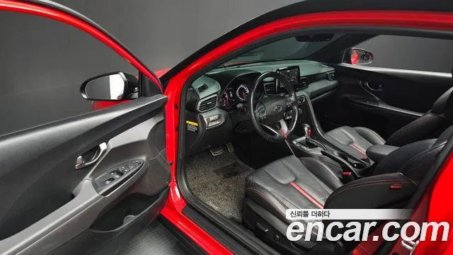 Hyundai Veloster 2018 — фото 11
