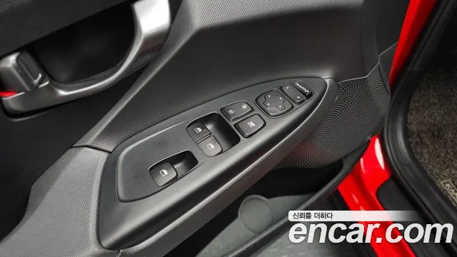 Hyundai Veloster 2018 — фото 17