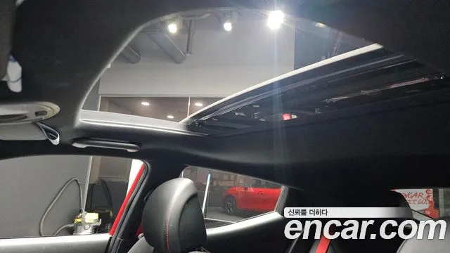 Hyundai Veloster 2018 — фото 19