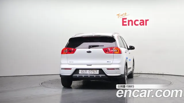 Kia Niro 2017 — фото 4