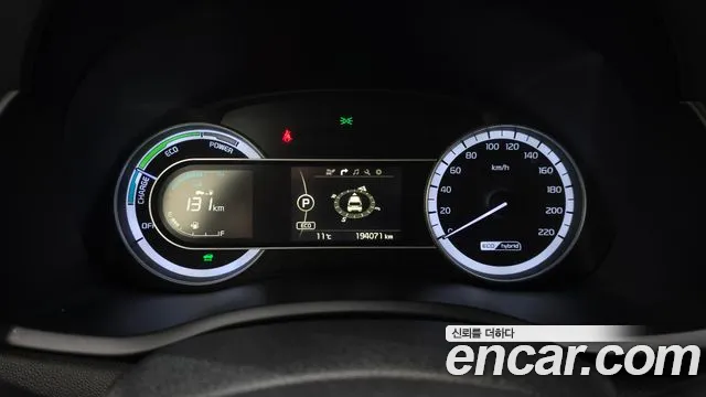 Kia Niro 2017 — фото 8