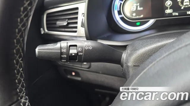 Kia Niro 2017 — фото 16