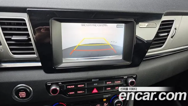 Kia Niro 2017 — фото 19