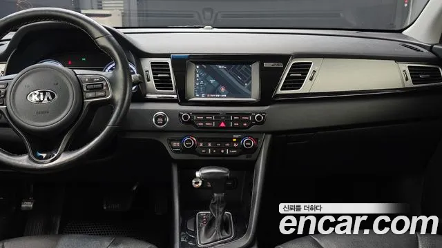 Kia Niro 2017 — фото 20