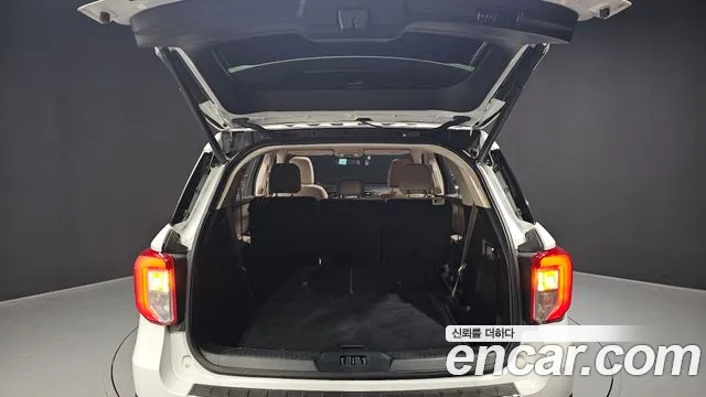 Ford Explorer 2021 — фото 20