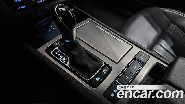 Hyundai Genesis 2016 — фото 9