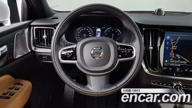 Volvo S60 2020 — фото 13