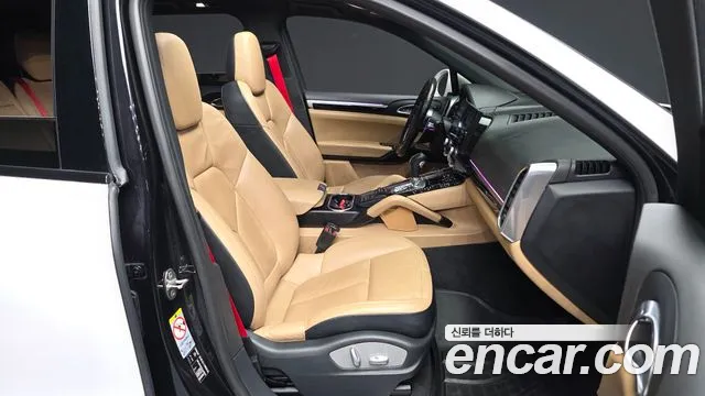 Porsche Cayenne 2016 — фото 11