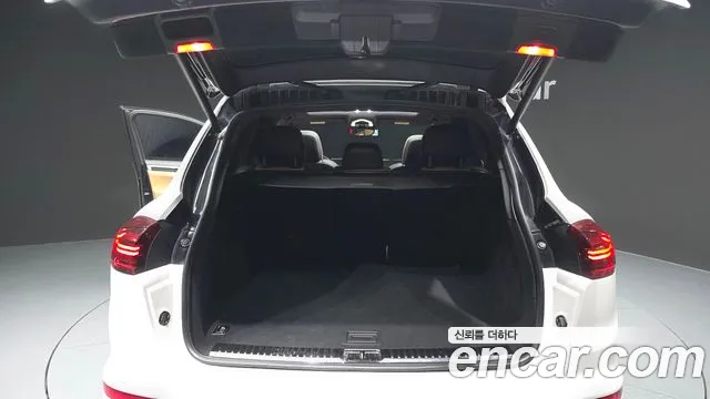 Porsche Cayenne 2016 — фото 20