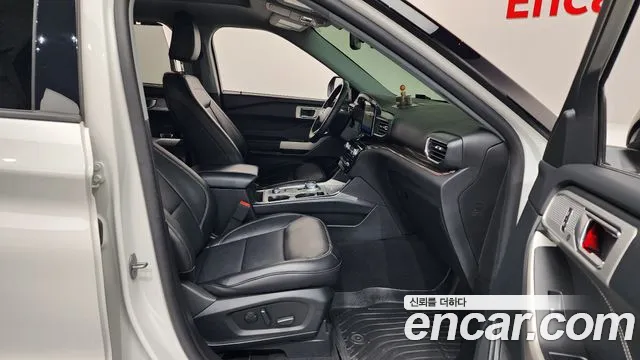 Ford Explorer 2023 — фото 11