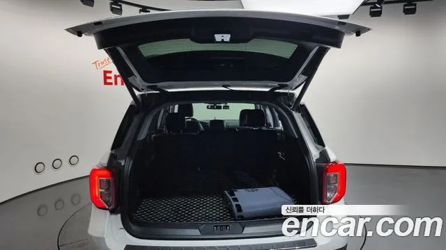 Ford Explorer 2023 — фото 20