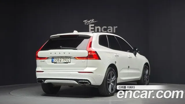 Volvo XC60 2021 — фото 2