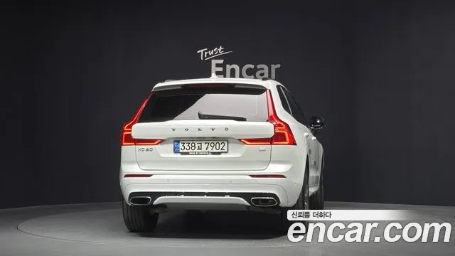 Volvo XC60 2021 — фото 4