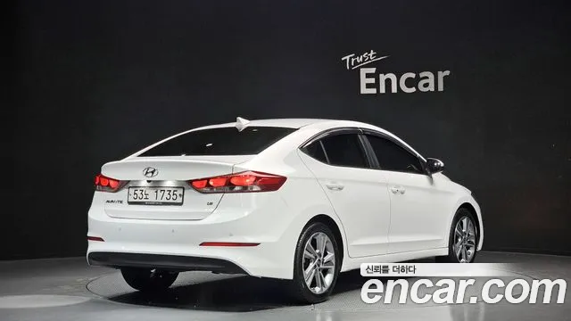 Hyundai AVANTE 2018 — фото 2