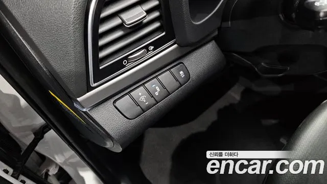 Hyundai AVANTE 2018 — фото 14
