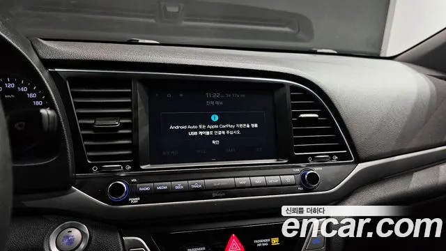 Hyundai AVANTE 2018 — фото 16