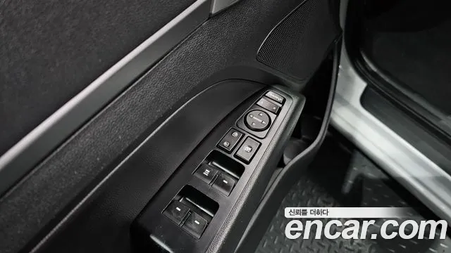 Hyundai AVANTE 2018 — фото 17