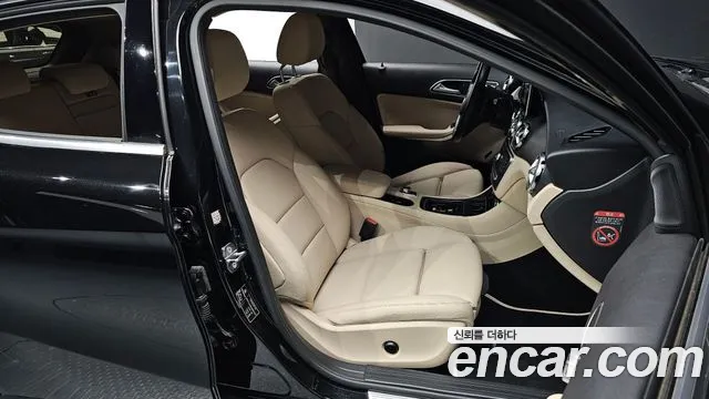 Mercedes-Benz GLA-Class 2018 — фото 10