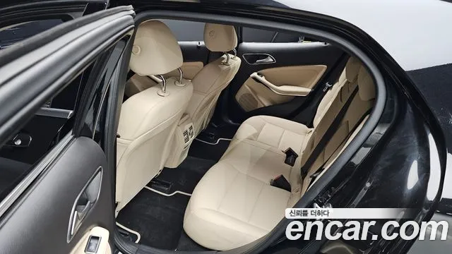 Mercedes-Benz GLA-Class 2018 — фото 12