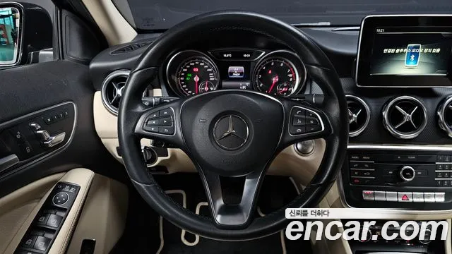 Mercedes-Benz GLA-Class 2018 — фото 13