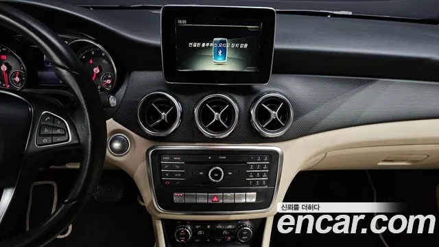 Mercedes-Benz GLA-Class 2018 — фото 14