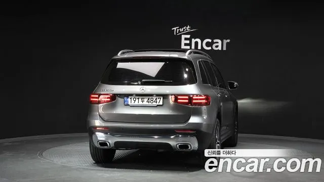 Mercedes-Benz GLB-Class 2024 — фото 4
