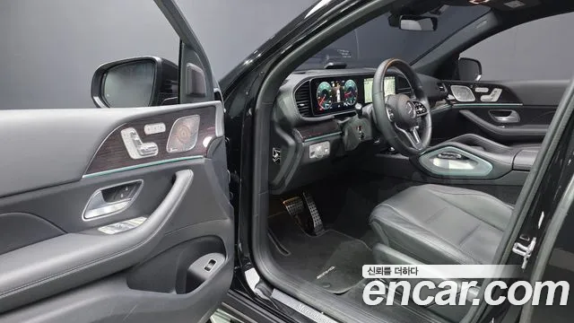 Mercedes-Benz GLE-Class 2023 — фото 11