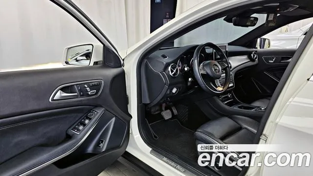 Mercedes-Benz GLA-Class 2018 — фото 10