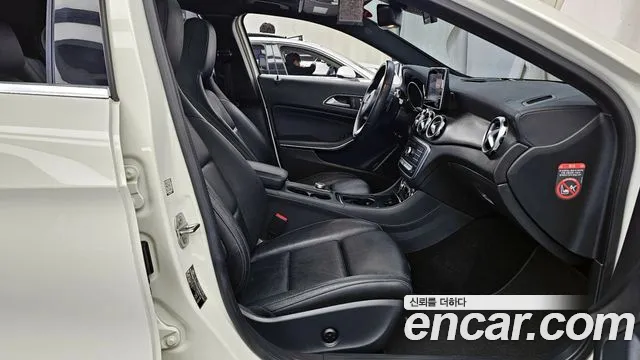 Mercedes-Benz GLA-Class 2018 — фото 12