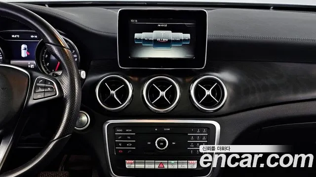 Mercedes-Benz GLA-Class 2018 — фото 14