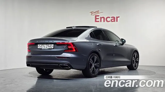 Volvo S60 2021 — фото 2