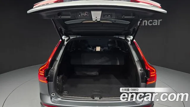 Volvo XC60 2021 — фото 20